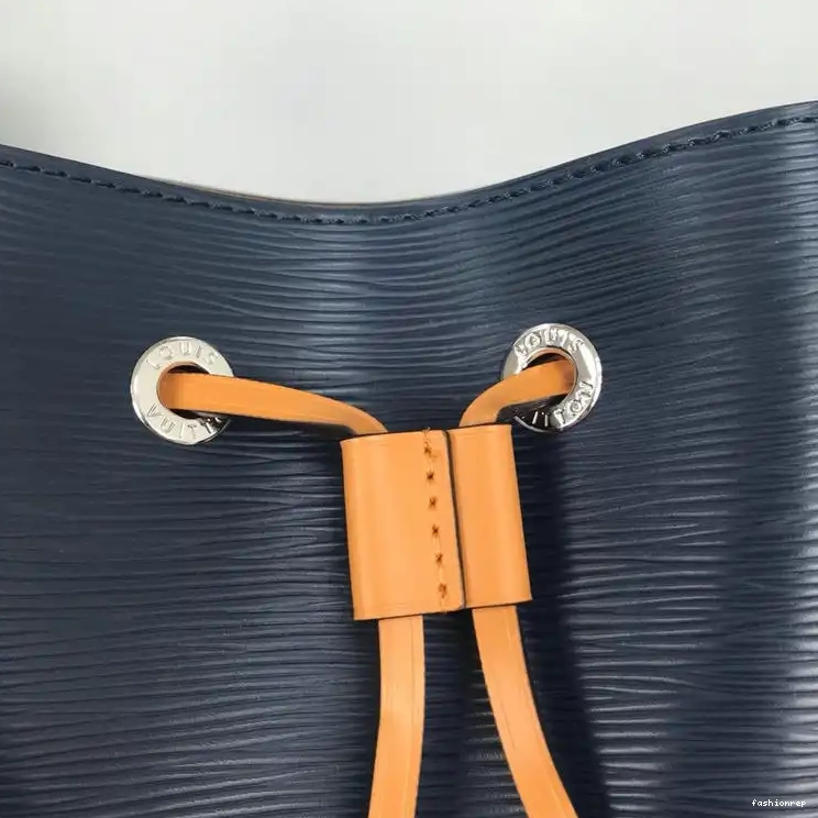 Fashionrepsfam ru LV 19T1L0025 Bags 0704
